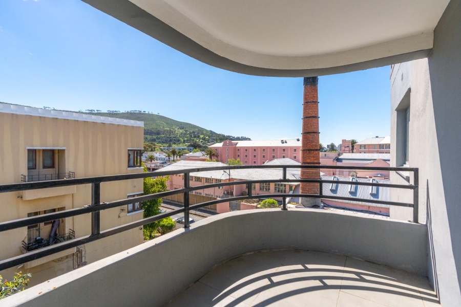 2 Bedroom Property for Sale in Gardens Western Cape